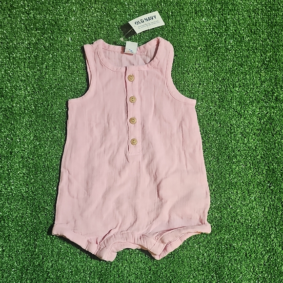 Old Navy Light Pink Baby Romper with Buttons - Picture 1 of 4